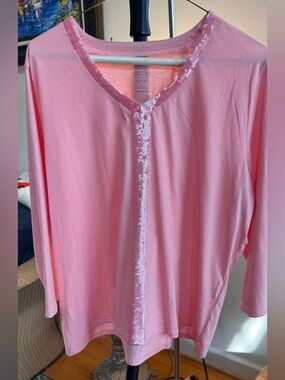 Talbots Pink Sequin Trim Lightweight 100% Cotton V-neck top  2X, 3/4 sleeves.